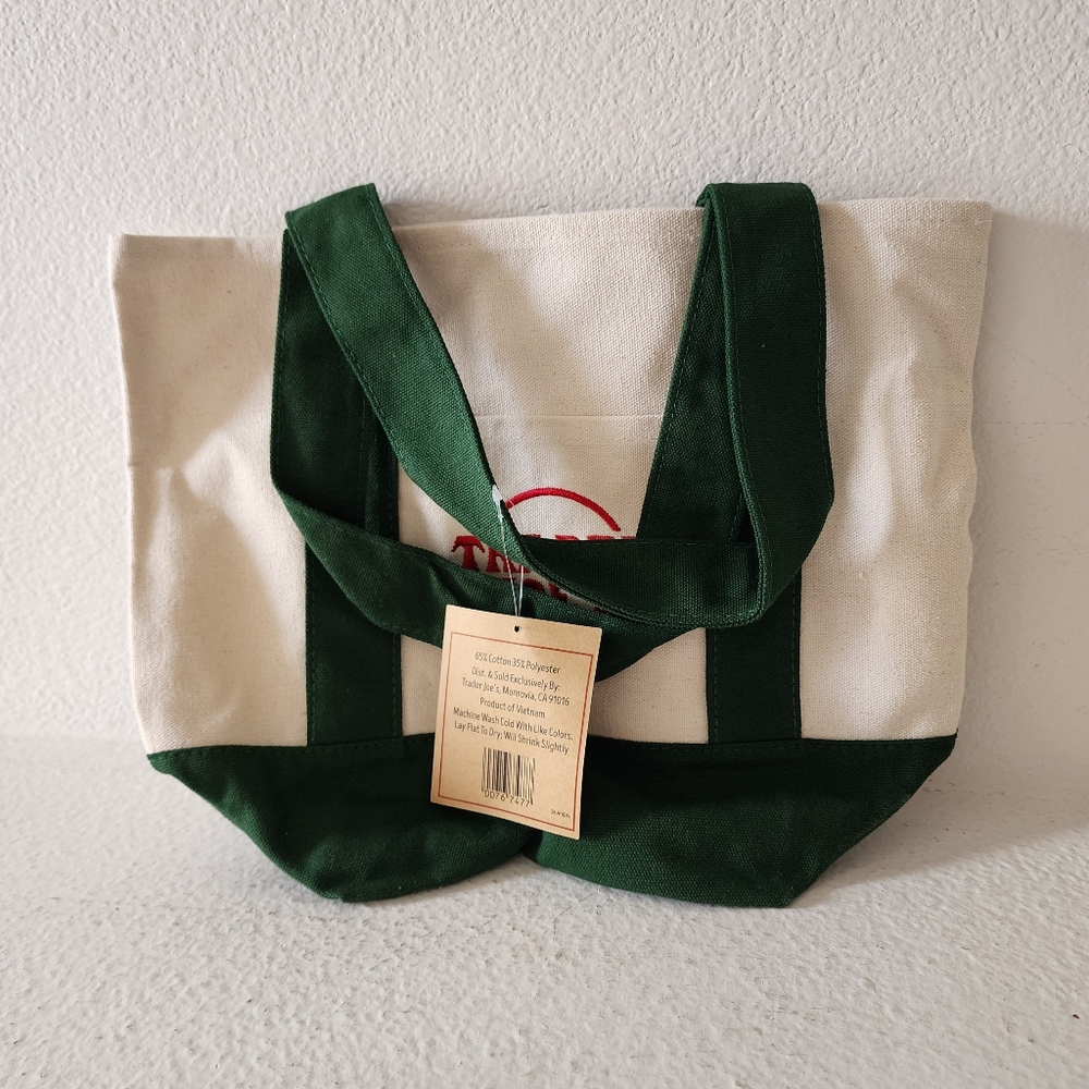 Trader Joes Totes (Green, Navy, Yellow & Red) - Set of 4 - Picture 4 of 10